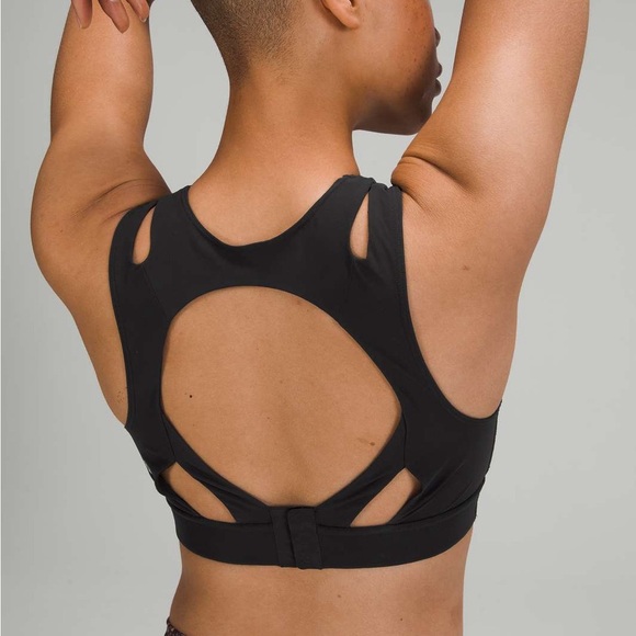 Sold Lululemon Strong Front Bra Medium Support, B/C Cups
Black - Picture 1 of 6